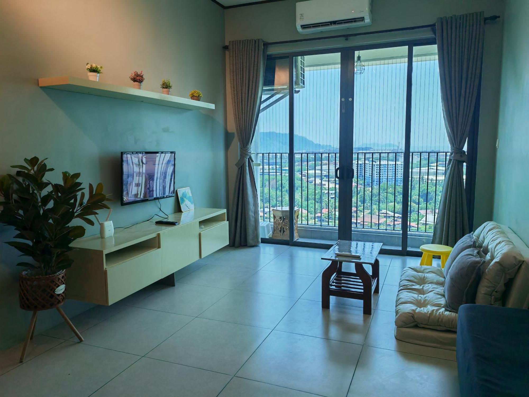 Modern Comfy Room-9pax Apartment Perai