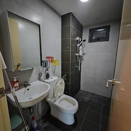 Modern Comfy Suite Room-9Pax Perai Exterior photo