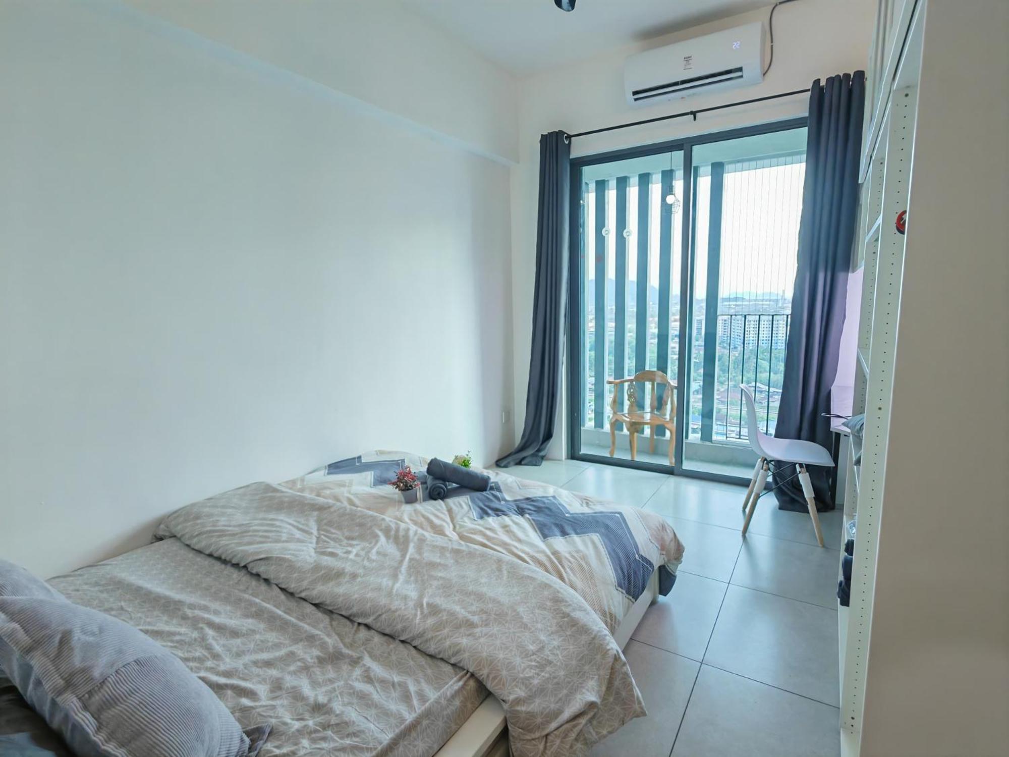 Modern Comfy Room-9pax Perai