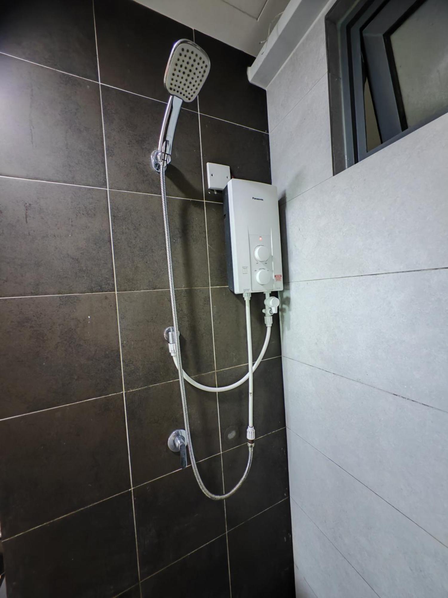 Modern Comfy Room-9pax Perai