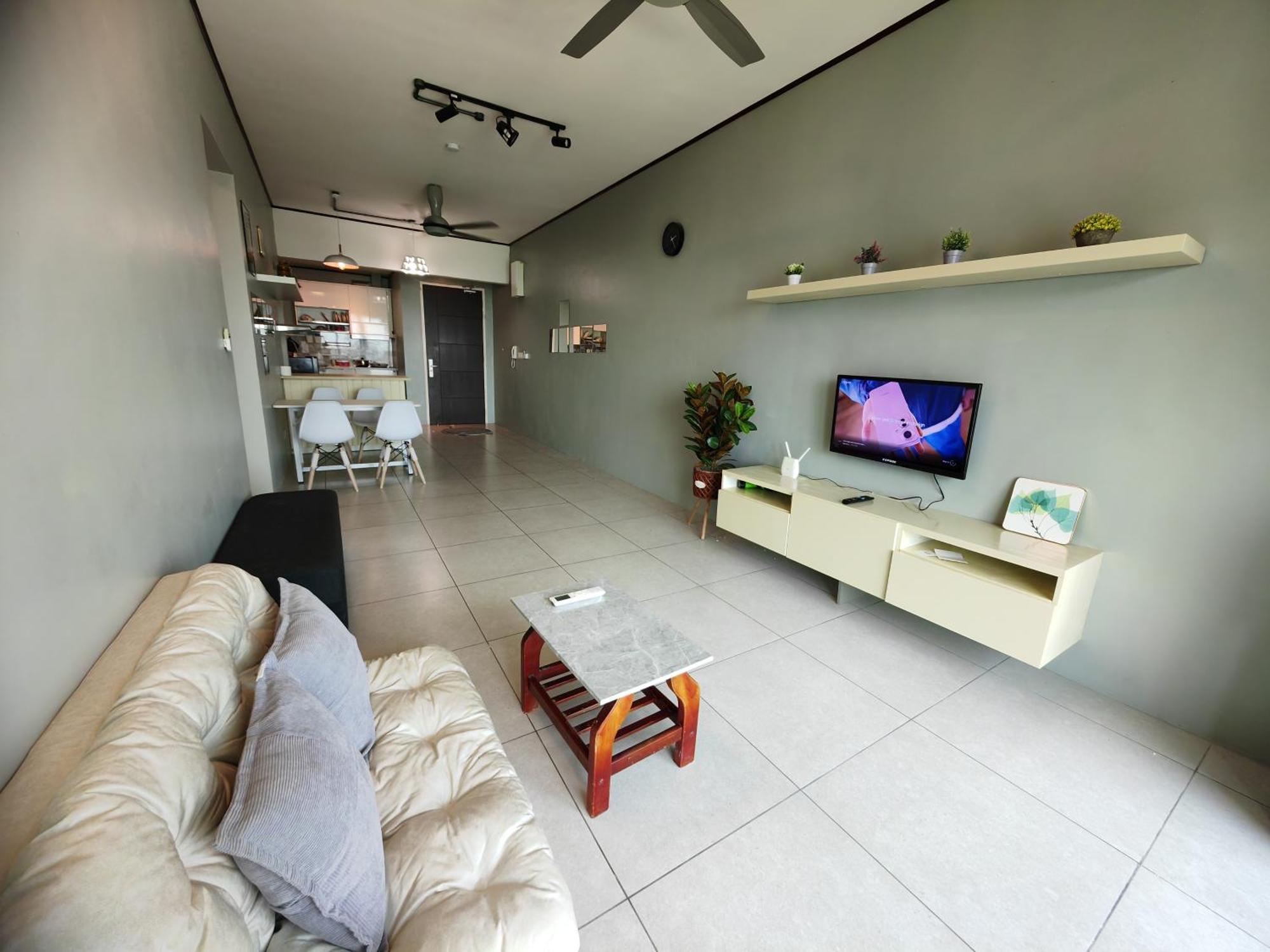 Modern Comfy Room-9pax Apartment Perai