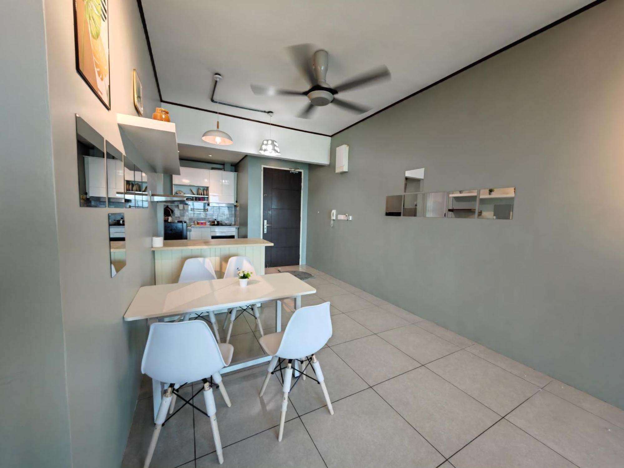Modern Comfy Room-9pax *