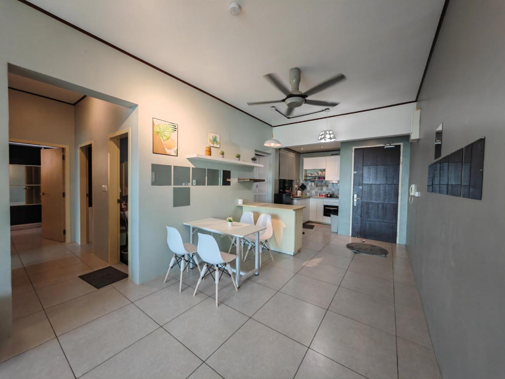 Modern Comfy Room-9pax Apartment Perai