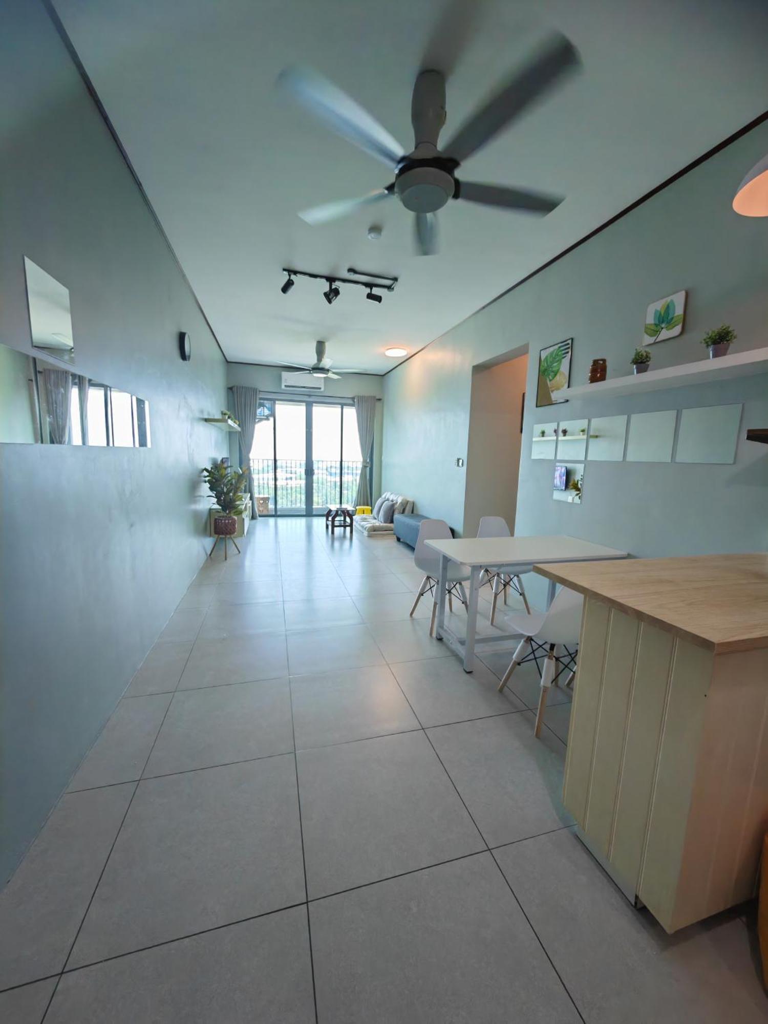 Modern Comfy Room-9pax