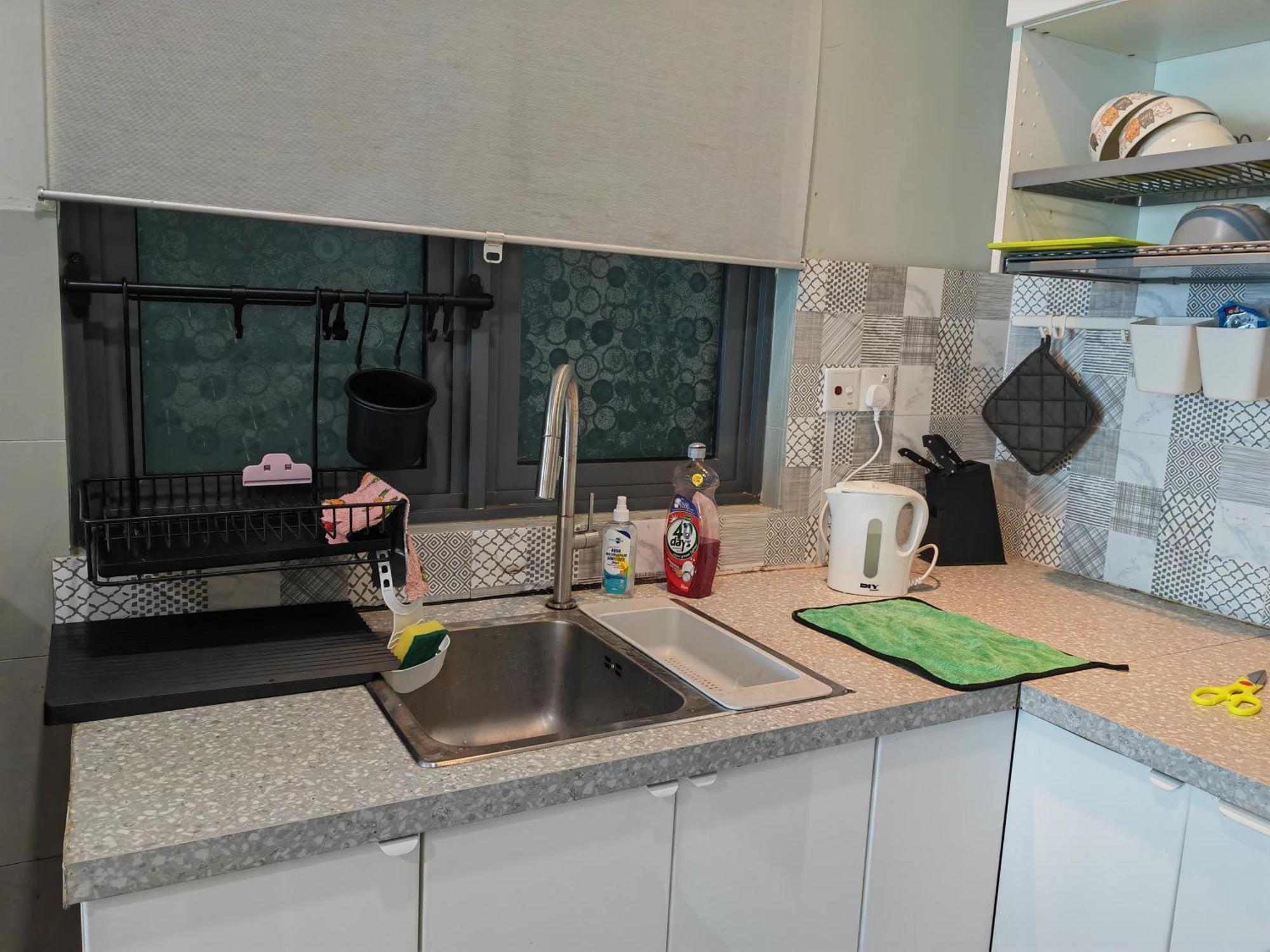 Apartment Modern Comfy Room-9pax Perai